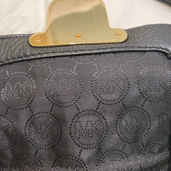 Michael Kors cross body purse - Picture 3 of 5